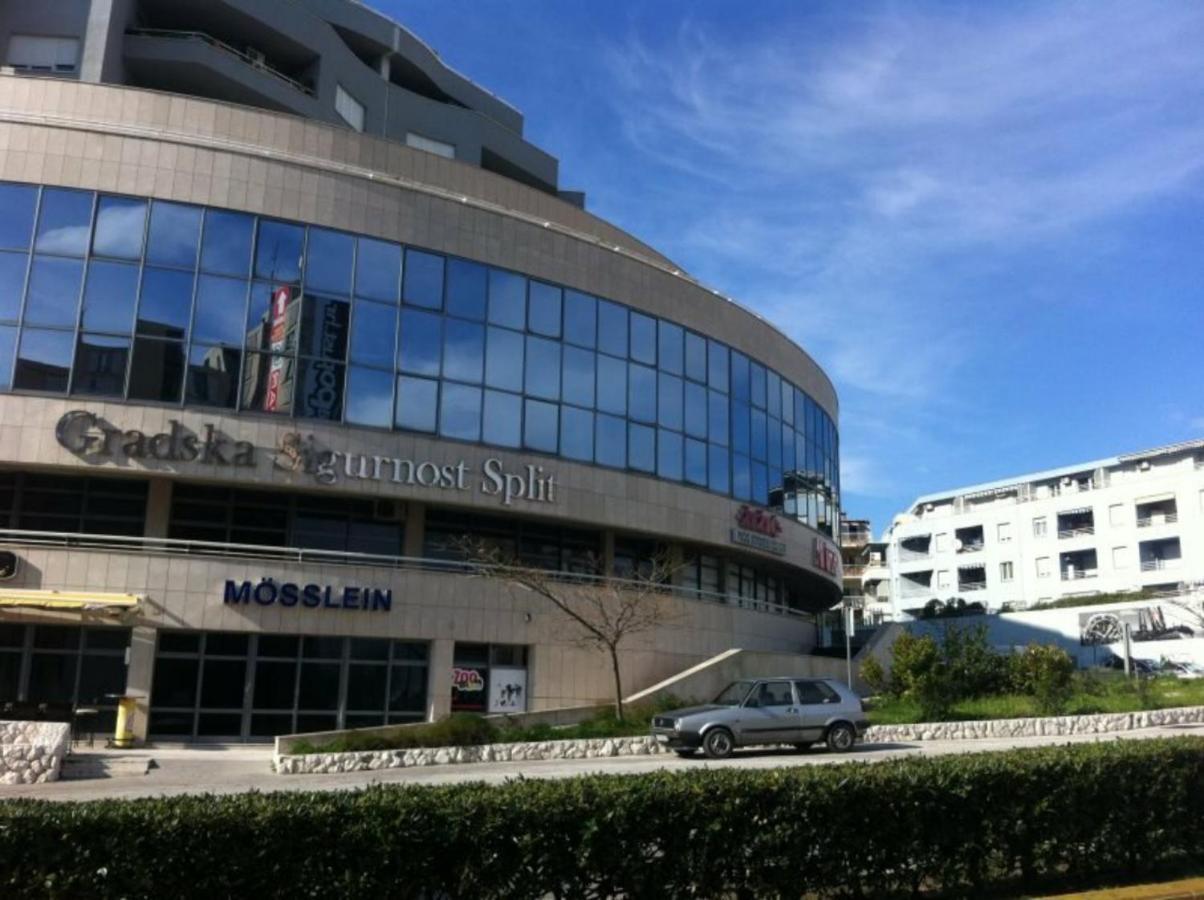 Apartment Karlo Near The Most Beautiful Beach Znjan Split Exterior foto